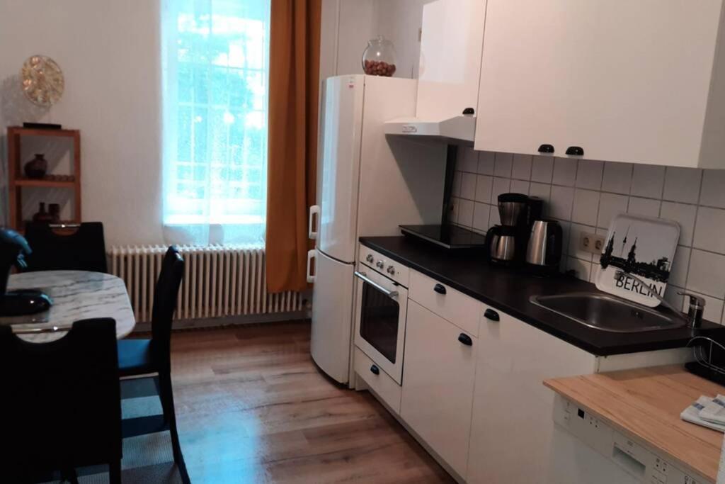 Family For 6 Guests, Mitte Moabit Appartement Berlijn