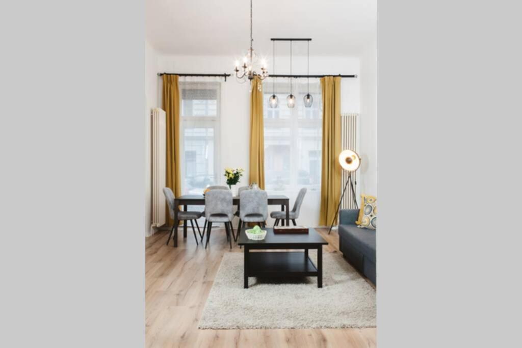 Family For 6 Guests, Mitte Moabit Appartement Berlijn