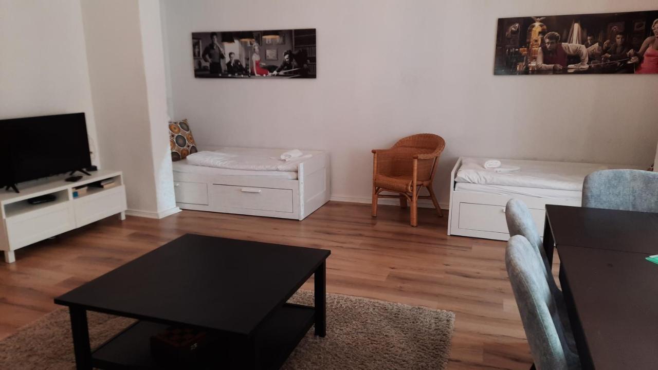 Family For 6 Guests, Mitte Moabit Appartement Berlijn